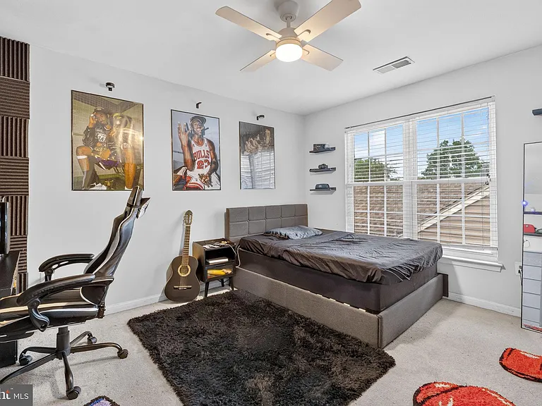 13016 Pilgrims Inn Dr — Photo 29