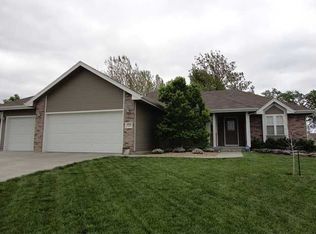 4506 SW Lakeside Dr, Topeka, KS 66610