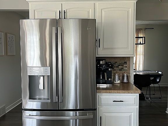 3rd image of 630 Quinten Ave NW