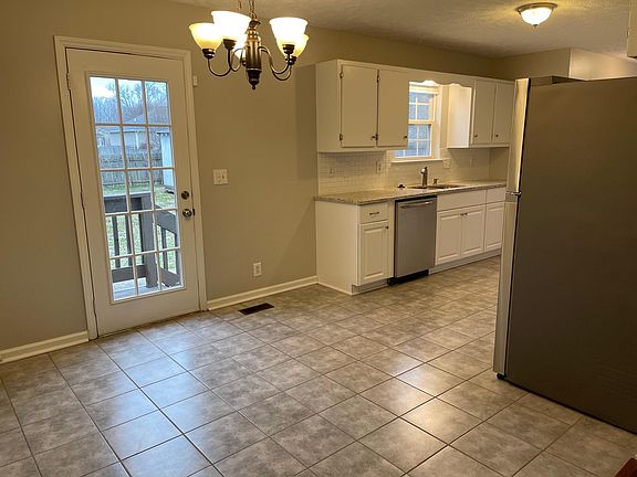 3rd image of 2122 Golfield Ct