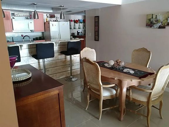 5th image of 2225 HOLDEN AVENUE #109