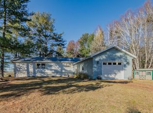 7218 Garbrecht Rd, Oconto Falls, WI 54154