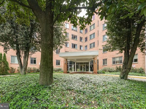 3000 Spout Run Pkwy APT D210