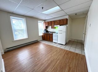 698 E Main St, Middletown, CT 06457