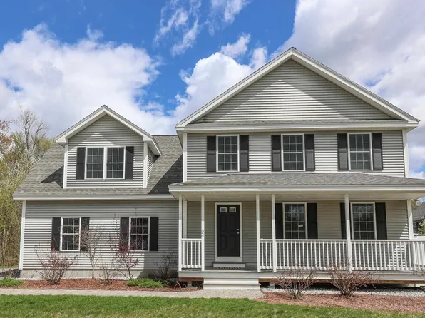 24 Waterford Drive, Sandown, NH 03873