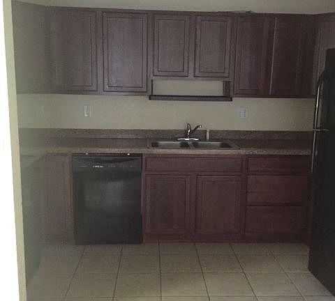 5th image of 608 Hickory Ln