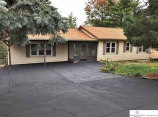 8612 Burt St, Omaha, NE 68114