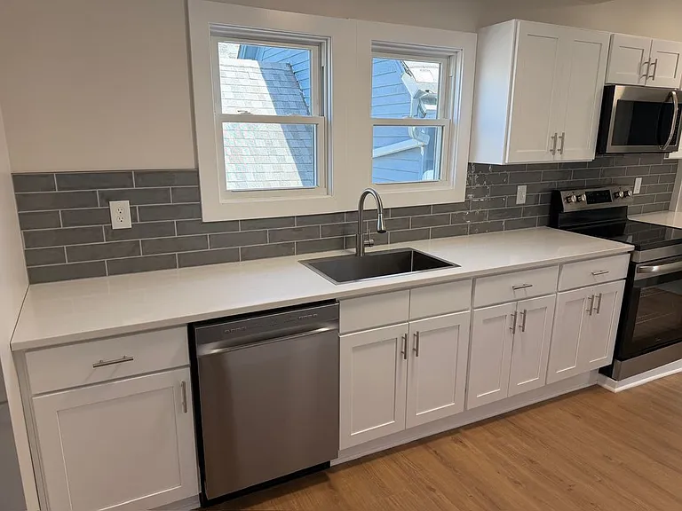 202 Vermont St #UPPER — Photo 2