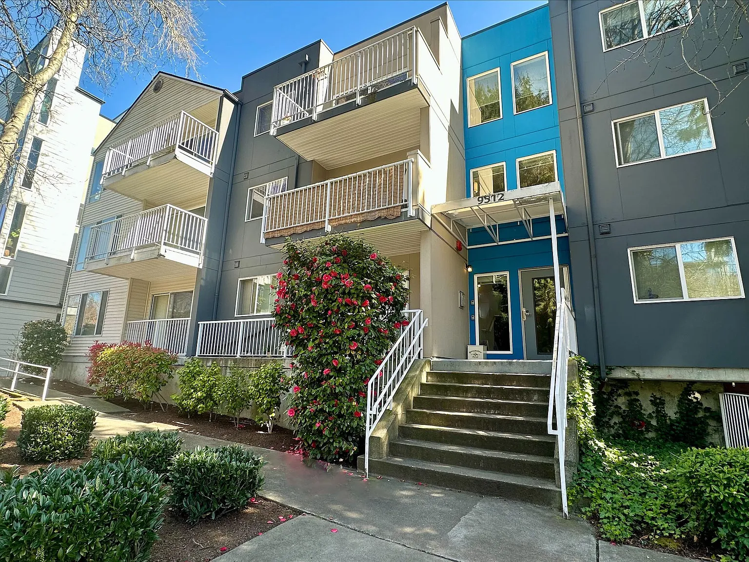 Interlake 21 — Photo 1