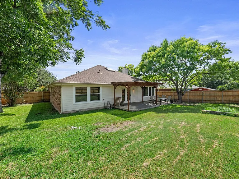 6700 Carisbrooke Ln — Photo 32