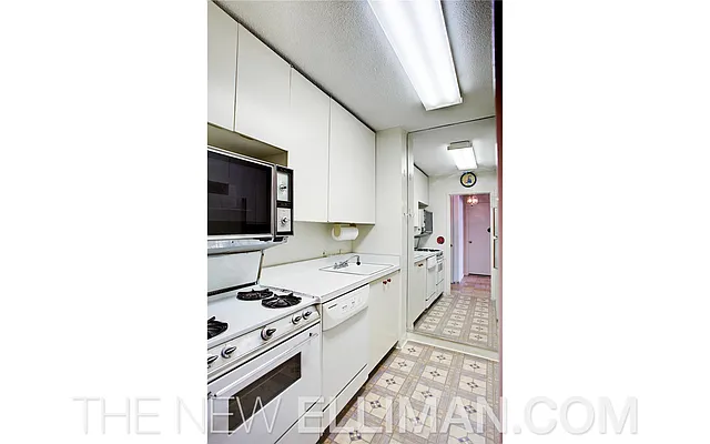 Sold by Douglas Elliman | media 14