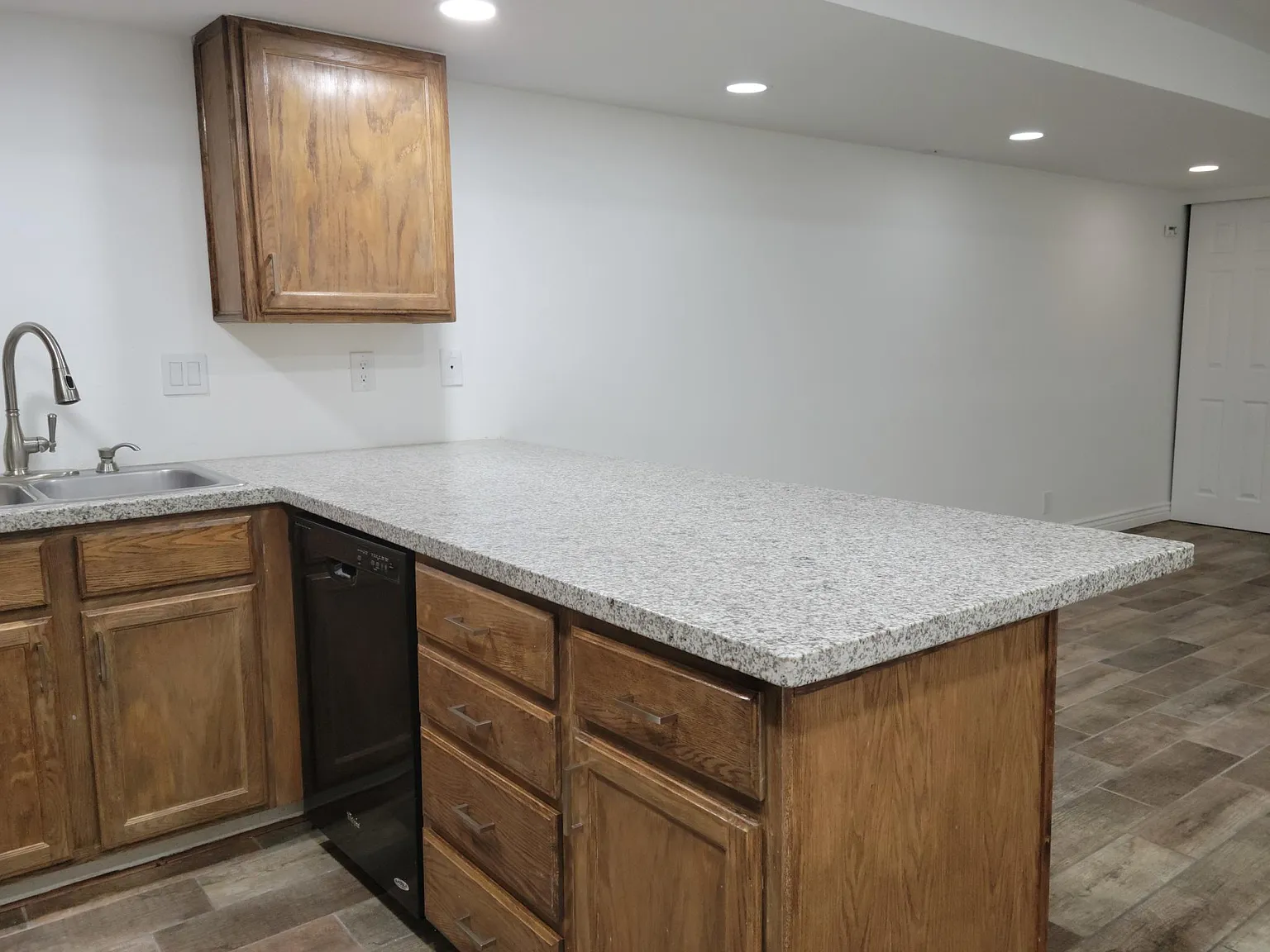 3 bed, 1120 sqft, $1,699 — Photo 4