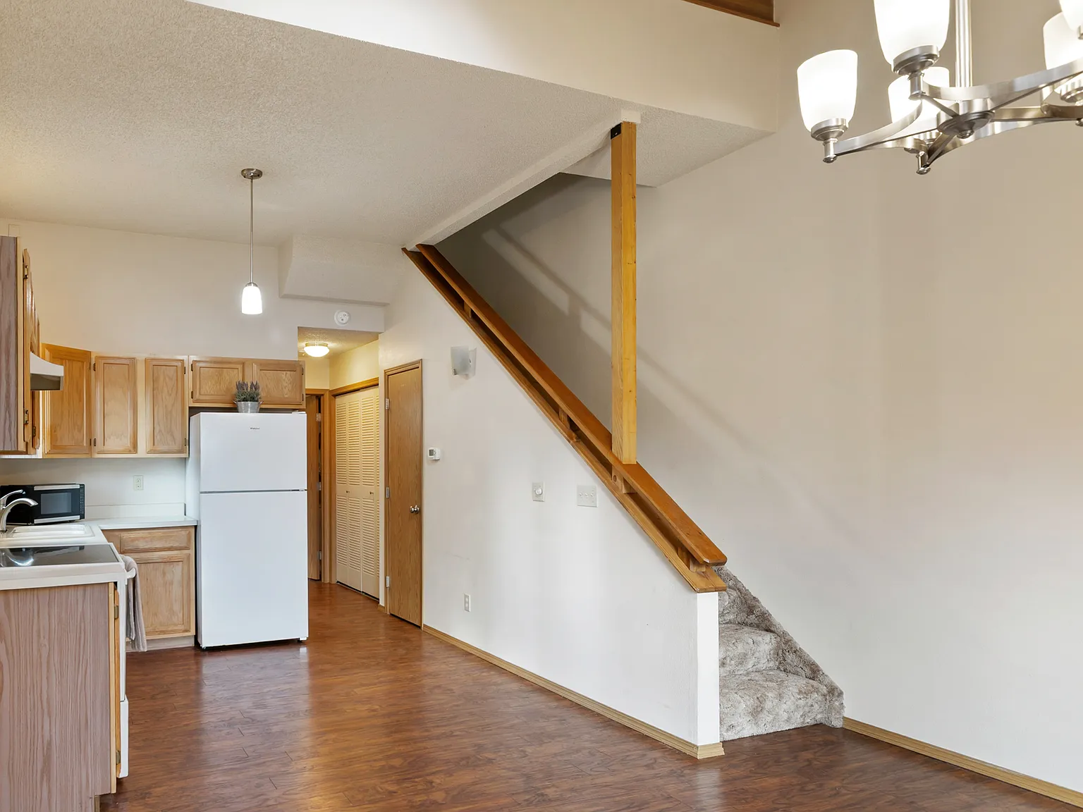 3 bed, 1047 sqft, $1,875 — Photo 4