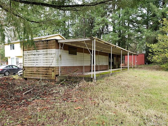 4th image of 5807 Kitsap Way