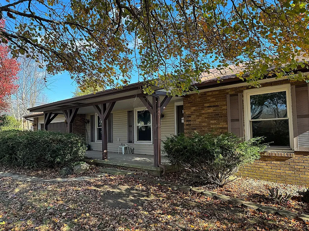 8 Manor Ln photo 1