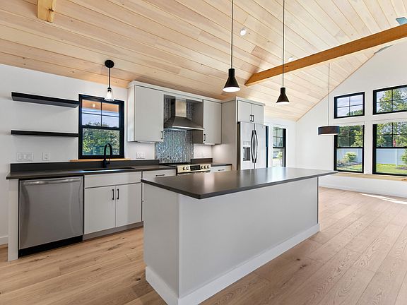 5th image of 9 White Pine Lane #1