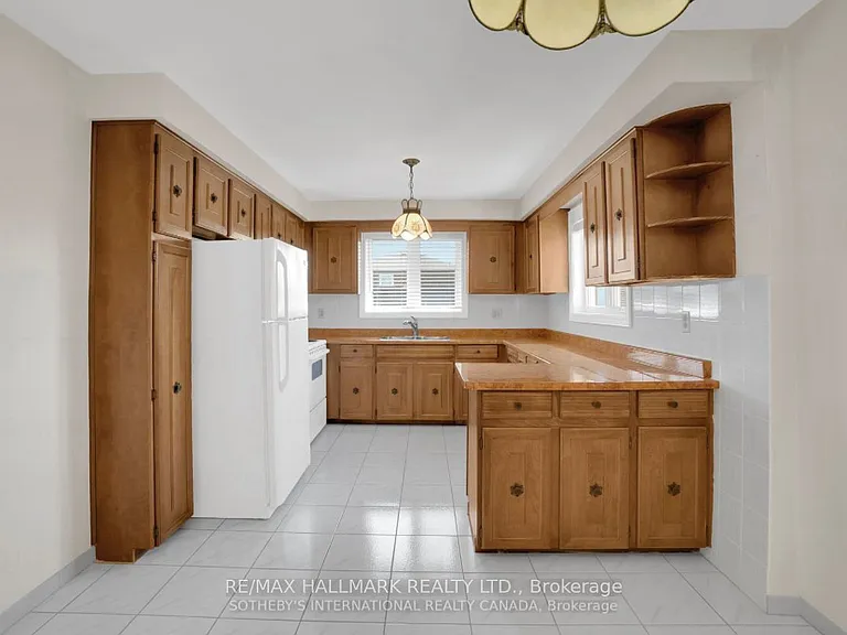 227 Elgin Mills Rd W — Photo 16