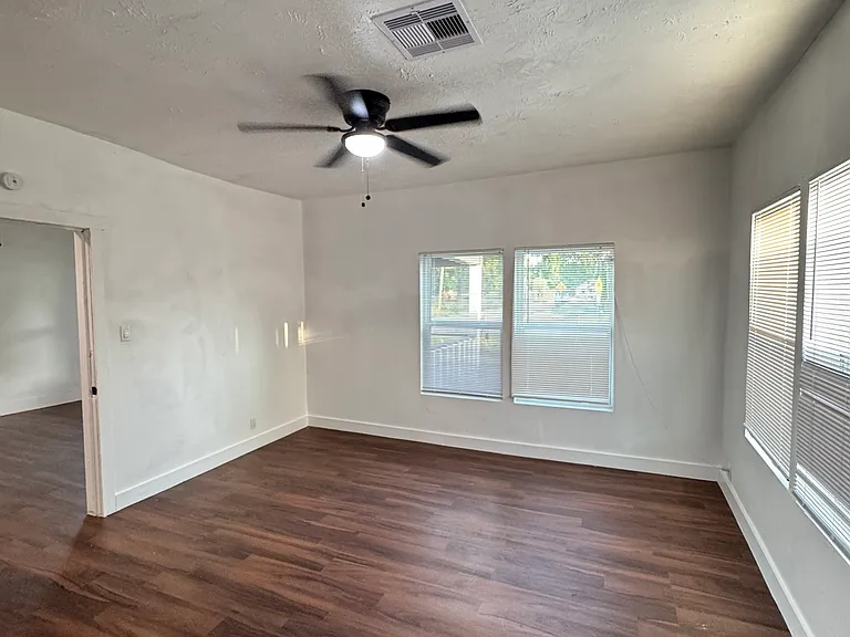 878 Granville Dr — Photo 12