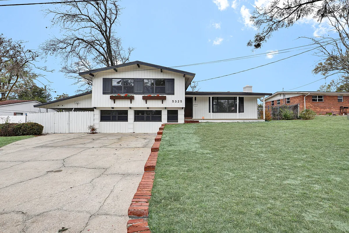 Street View - 5325 Cresta Way
