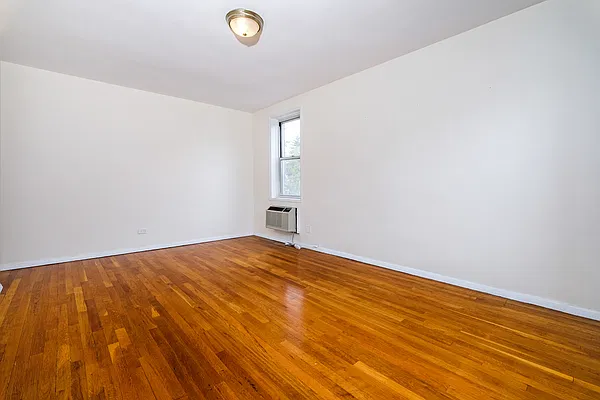 Sold by ERA Insite Realty Services | media 28