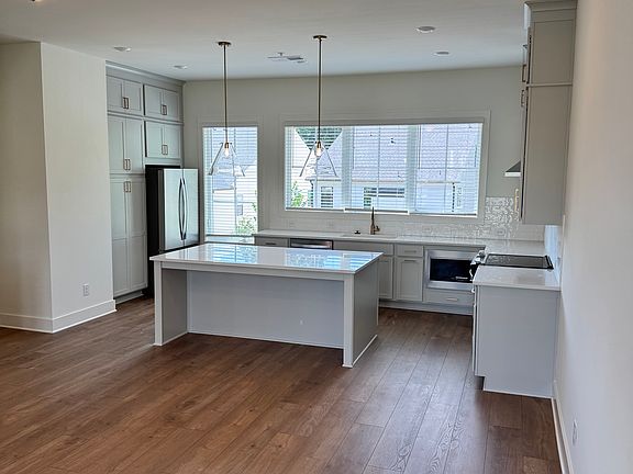 5th image of 2684 Mackintosh Ct