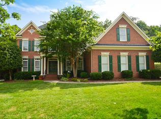 11239 Creek Pointe Dr, Matthews, NC 28105