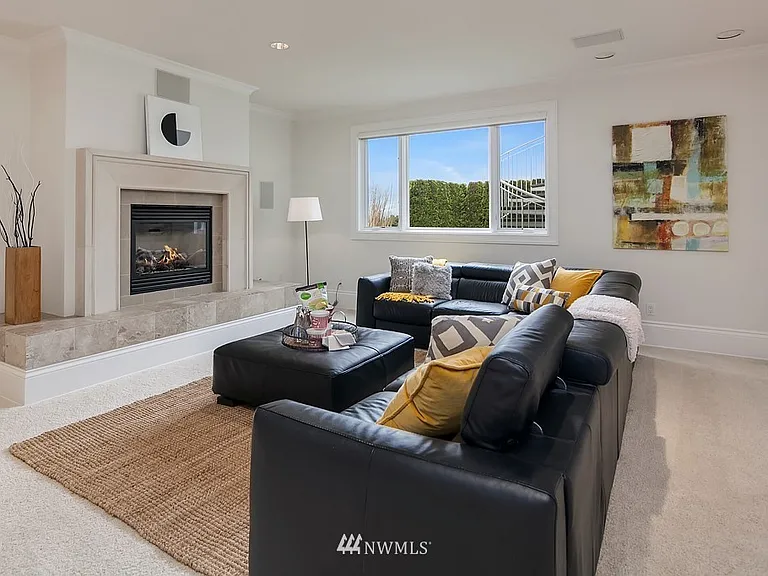 16458 SE 44th Pl — Photo 23
