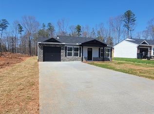 101 Cemetery Rd, Cowpens, SC 29330