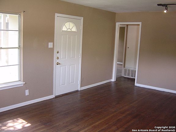 5th image of 510 Timberlane Dr
