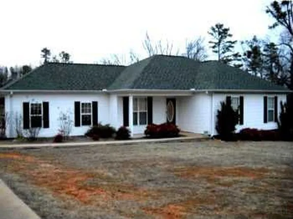 2277 Dicks Hill Pkwy, Mount Airy, GA 30563