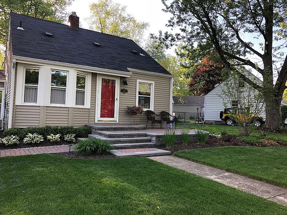 2nd image of 398 S Roslyn Rd