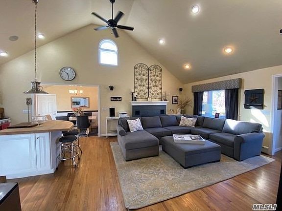 2nd image of 7 Floral Ave
