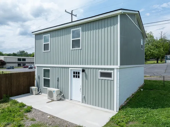 11 N 13th St, Van Buren, AR 72956