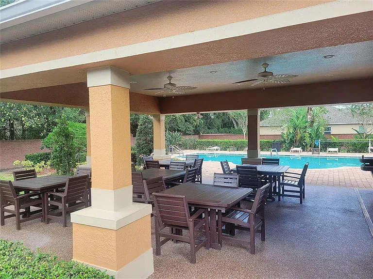 2921 Pine Oak Trl — Photo 31