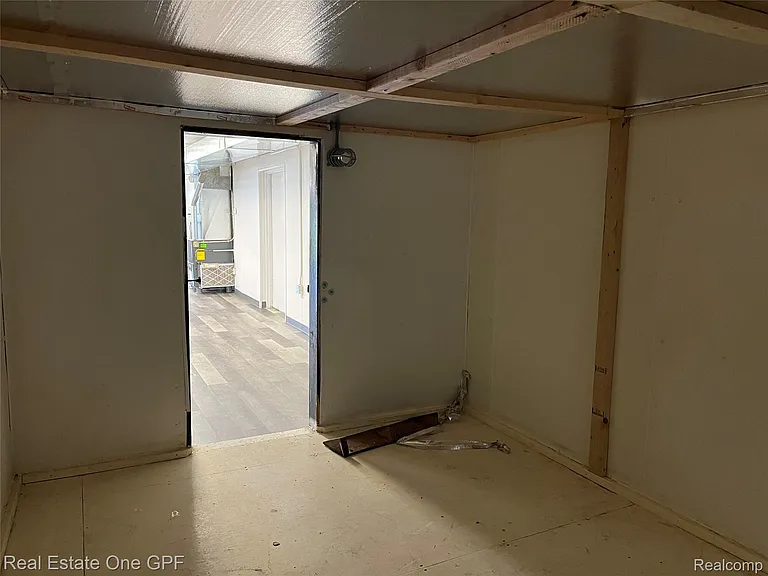 8216 Lakeshore Rd #1 — Photo 16