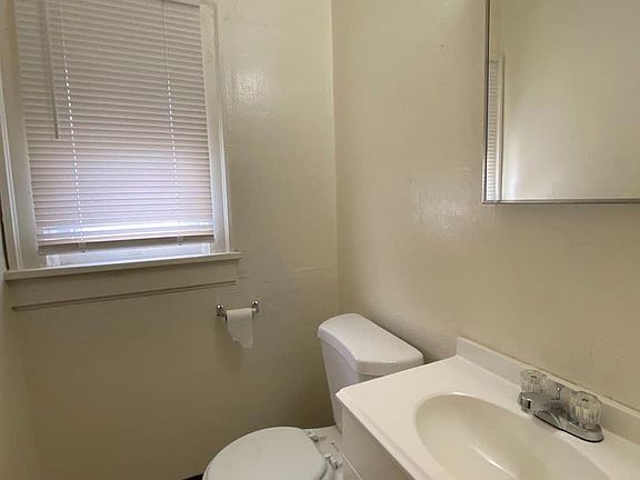 5th image of 833 N Van Ness Ave #6145415