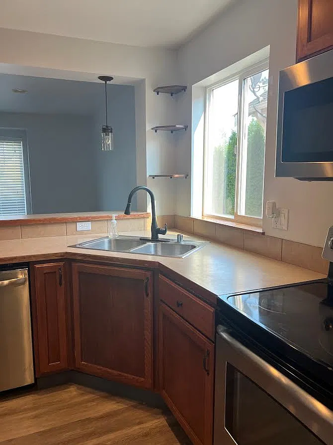 3 bed, 3.5 bath, 2359 sqft, $3,195 — Photo 3