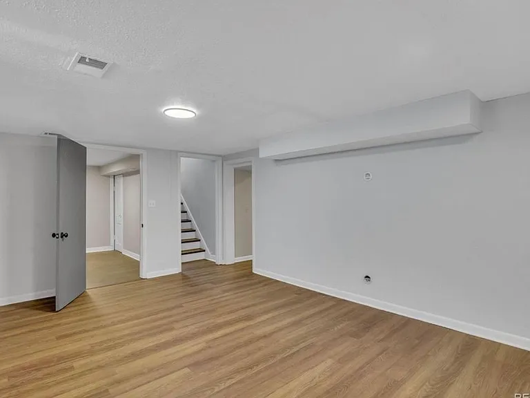 1230 Magnolia St — Photo 8
