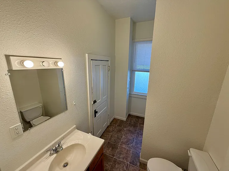 118 N Glenwood Ave — Photo 37