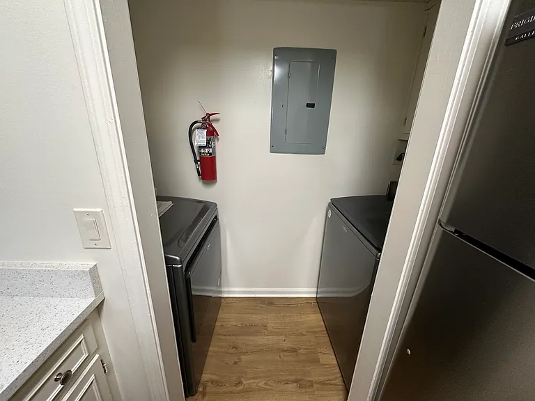 2905 Burch Ave #8 — Photo 10