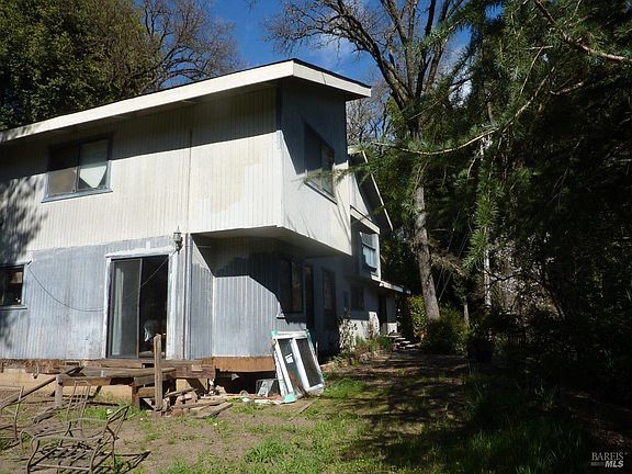 3rd image of 896 E School Way