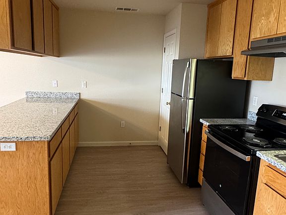 2nd image of 997 E J St #5