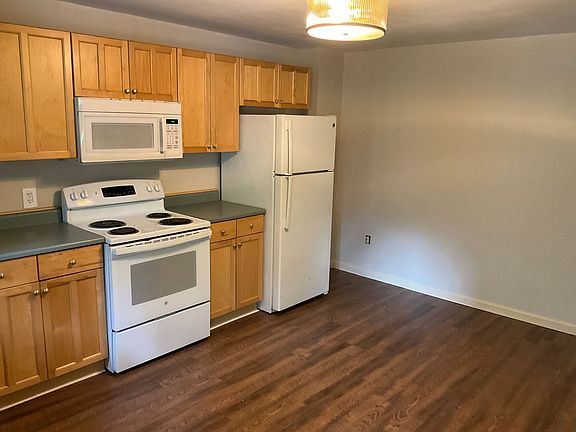 3rd image of 168 Center Ave #46233E19