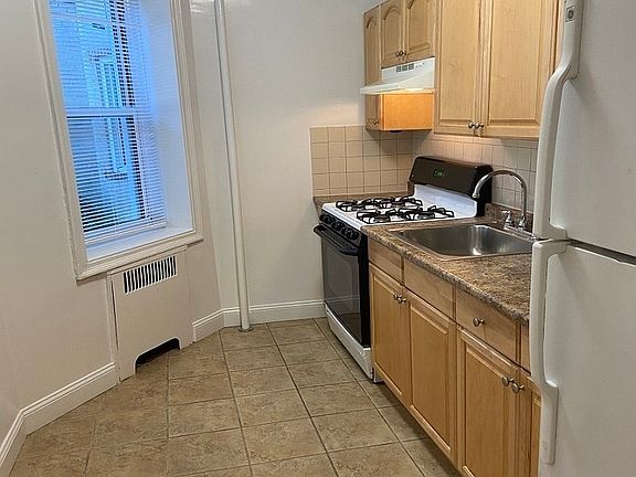 4th image of 41-12 47th Ave #1E