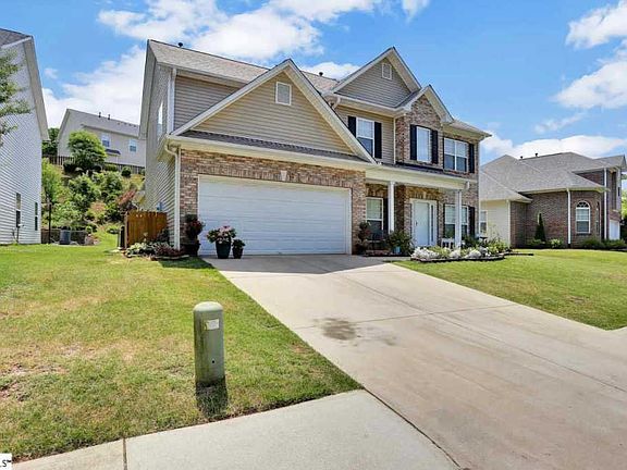 3rd image of 21 Echo Valley Dr