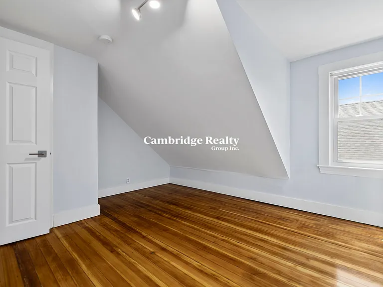 14 Windsor Rd #2T — Photo 9
