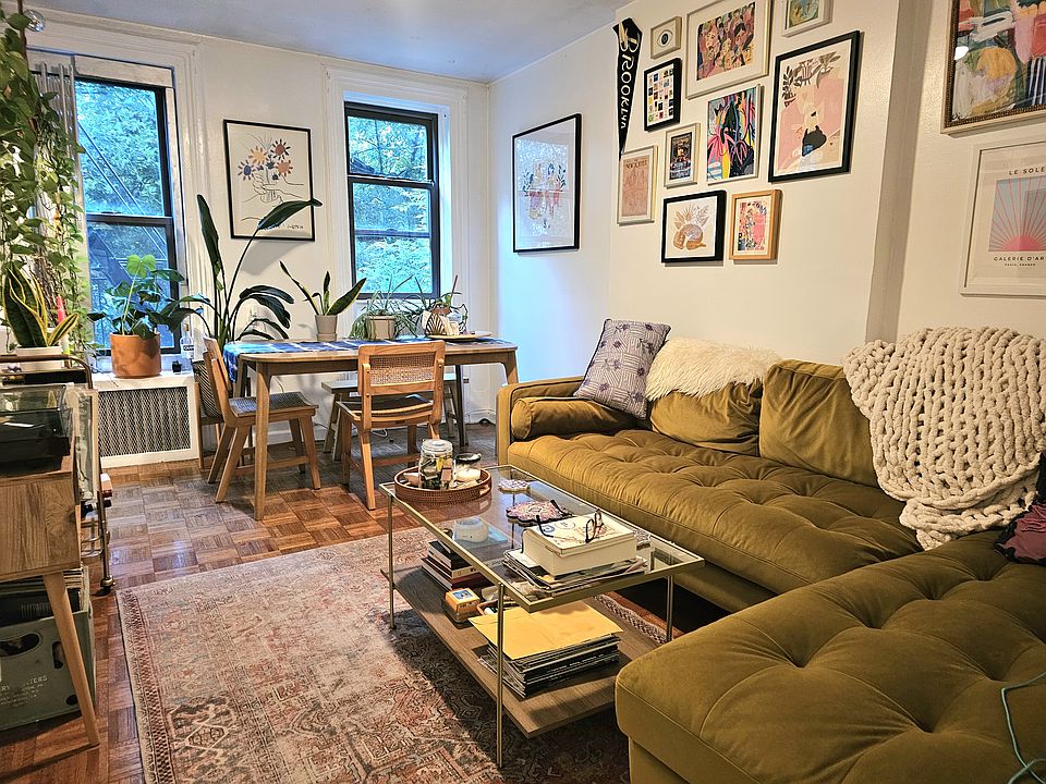1st image of 390 Sackett St #2