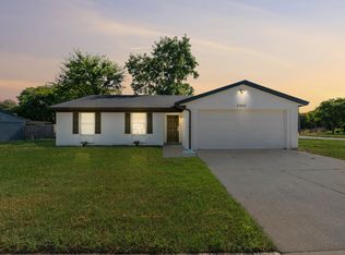3900 Arnold Dr, Fort Worth, TX 76140