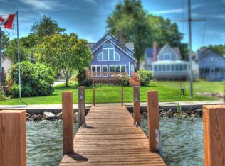 1222 Beach Dr, Holland, MI