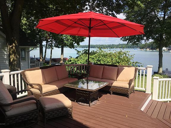 4th image of 1361 W Gull Lake Dr
